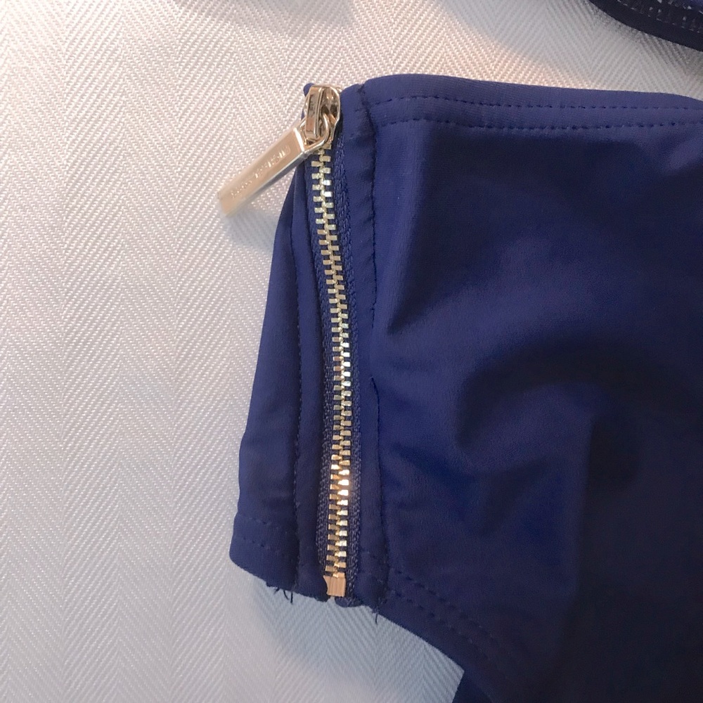 MICHAEL Michael Kors Blue and White Stripe One Shoulder Swimsuit 2X Host… - Picture 6 of 7